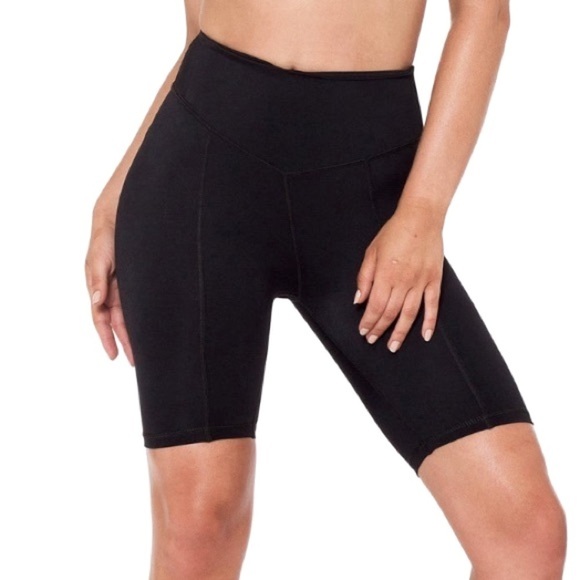 L'URV Pants - NWT L’URV STATE OF MIND BLACK BIKER SHORTS Yoga Run